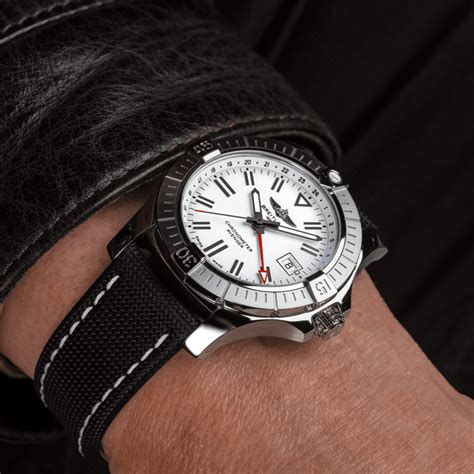 breitling avenger gmt 43 white|avenger automatic gmt 43.